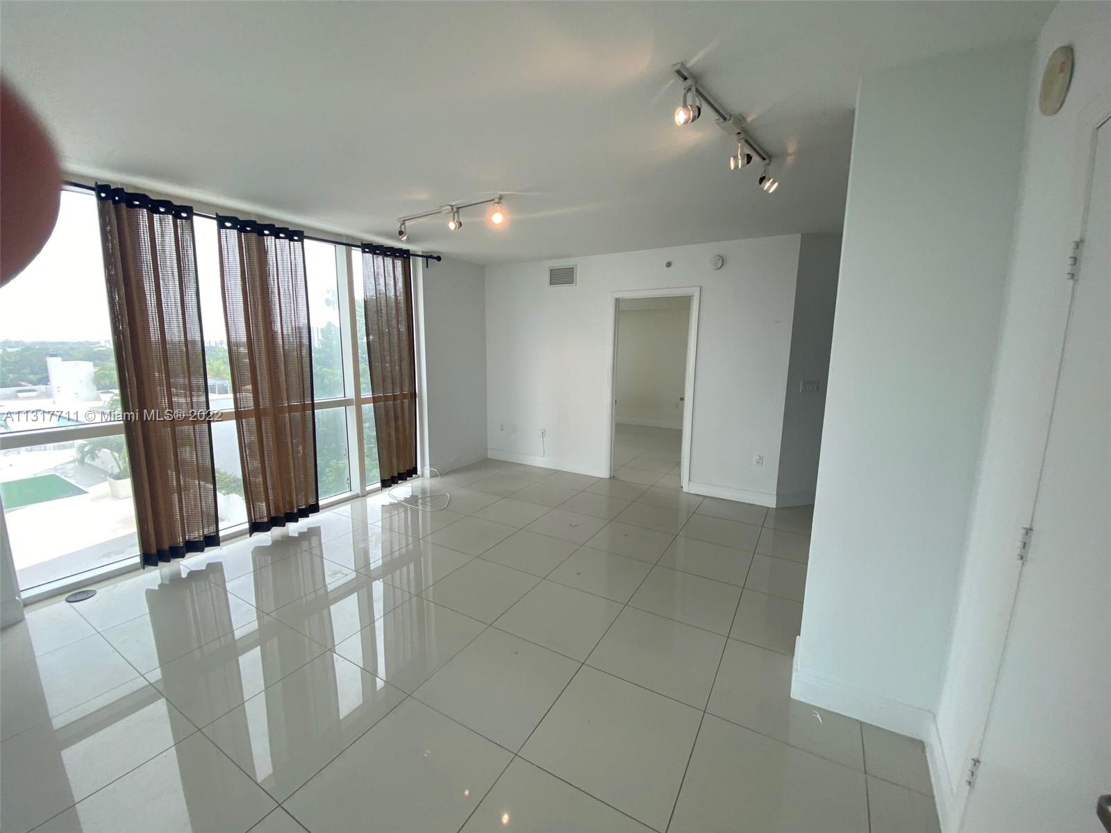 Photo 6 of 9 of 1871 NW S River Dr 905 condo