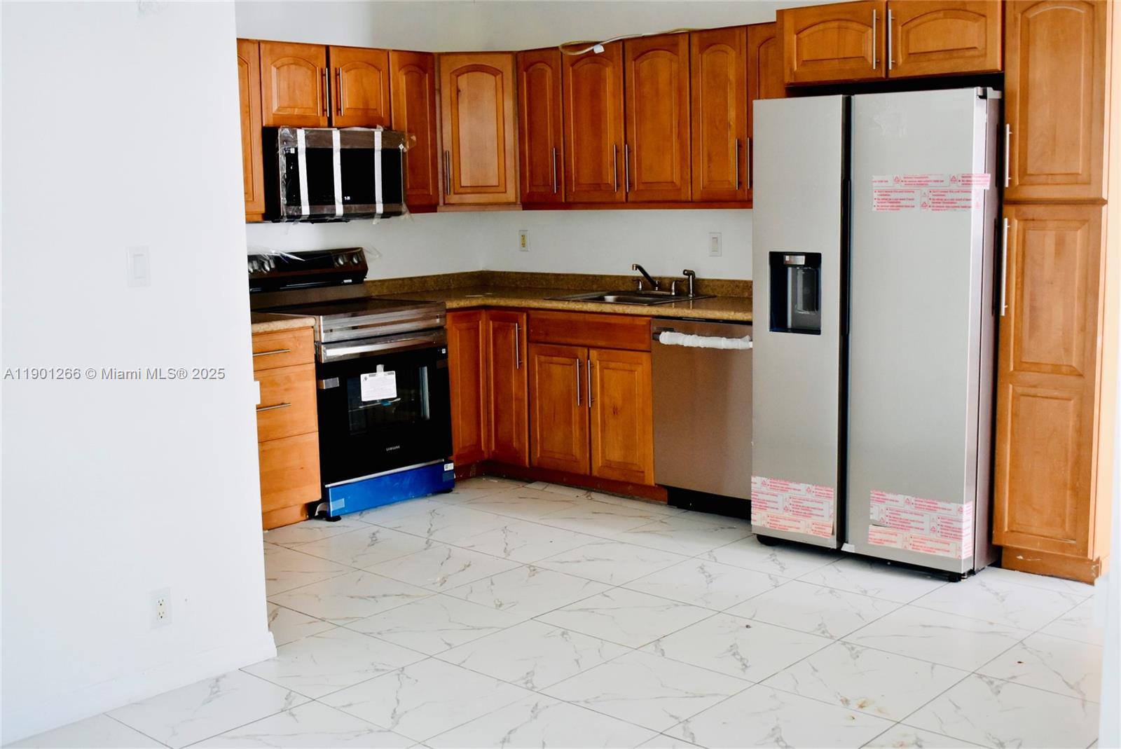 BROADVIEW PARK SEC 4 - Residential Lease