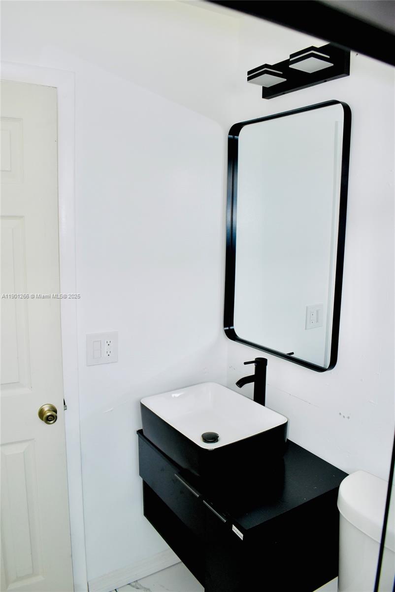 BROADVIEW PARK SEC 4 - Residential Lease