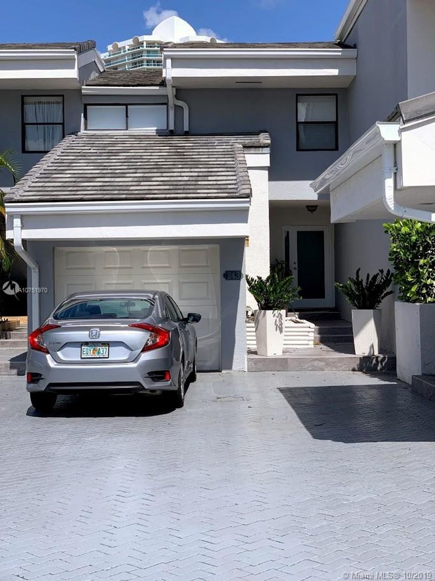 2 STORY TOWN HOUSE ON PRIVATE ISLAND UNIT FACES NORTH  WITH CANAL VIEW.MEXICAN TILE FLOORS.STAINLESS STEEL APPLIANCES.ISLAND HAS TENNIS,TWO HEATED POOLS.UNIT INCLUDES PREMIUM HD CABLE PACKAGE AND INTERNET.ISLAND REQUIRES A REFUNDABLE DEPOSIT OF $1,200