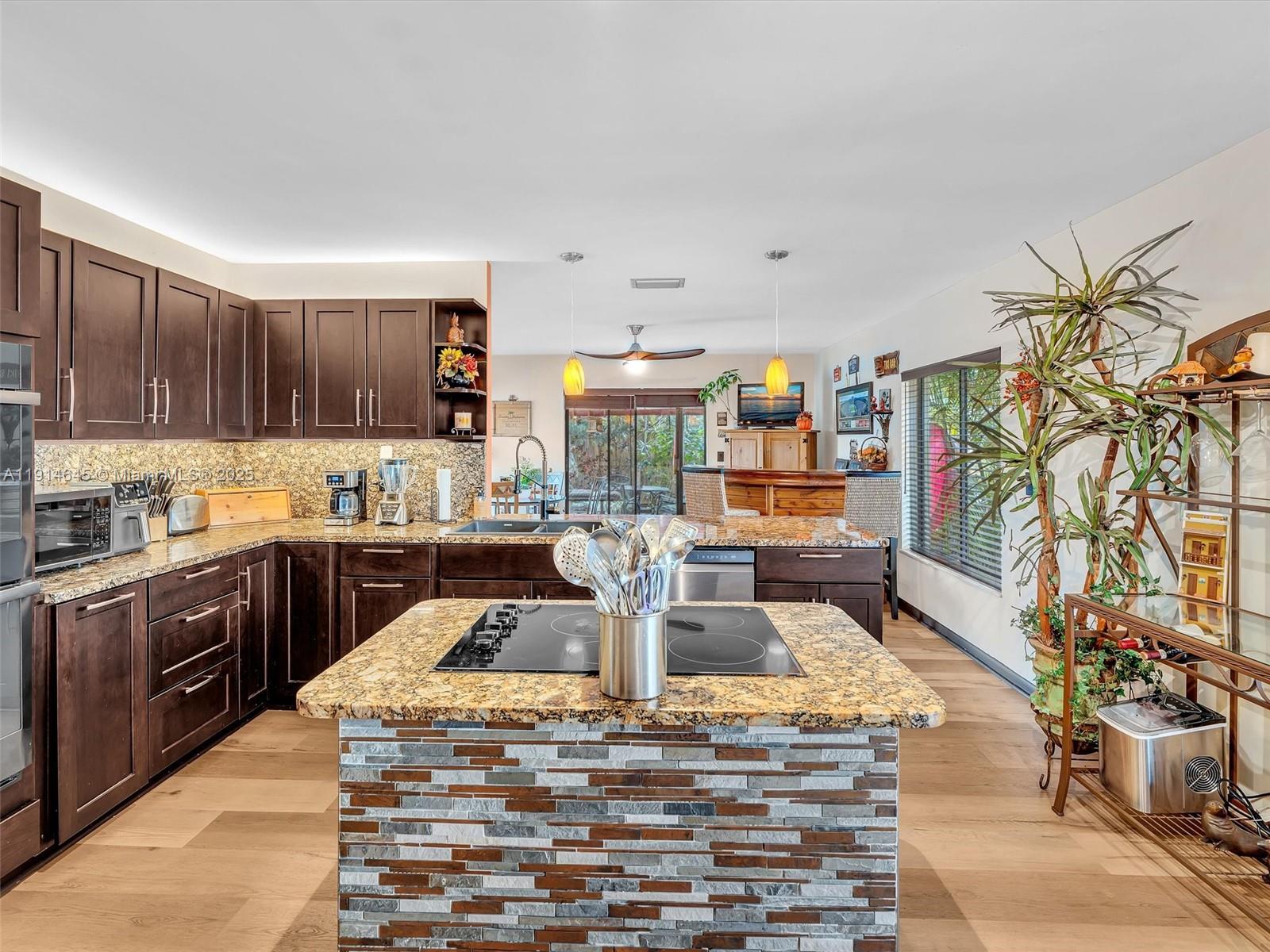 BOULEVARD WOODS NORTH - Residential