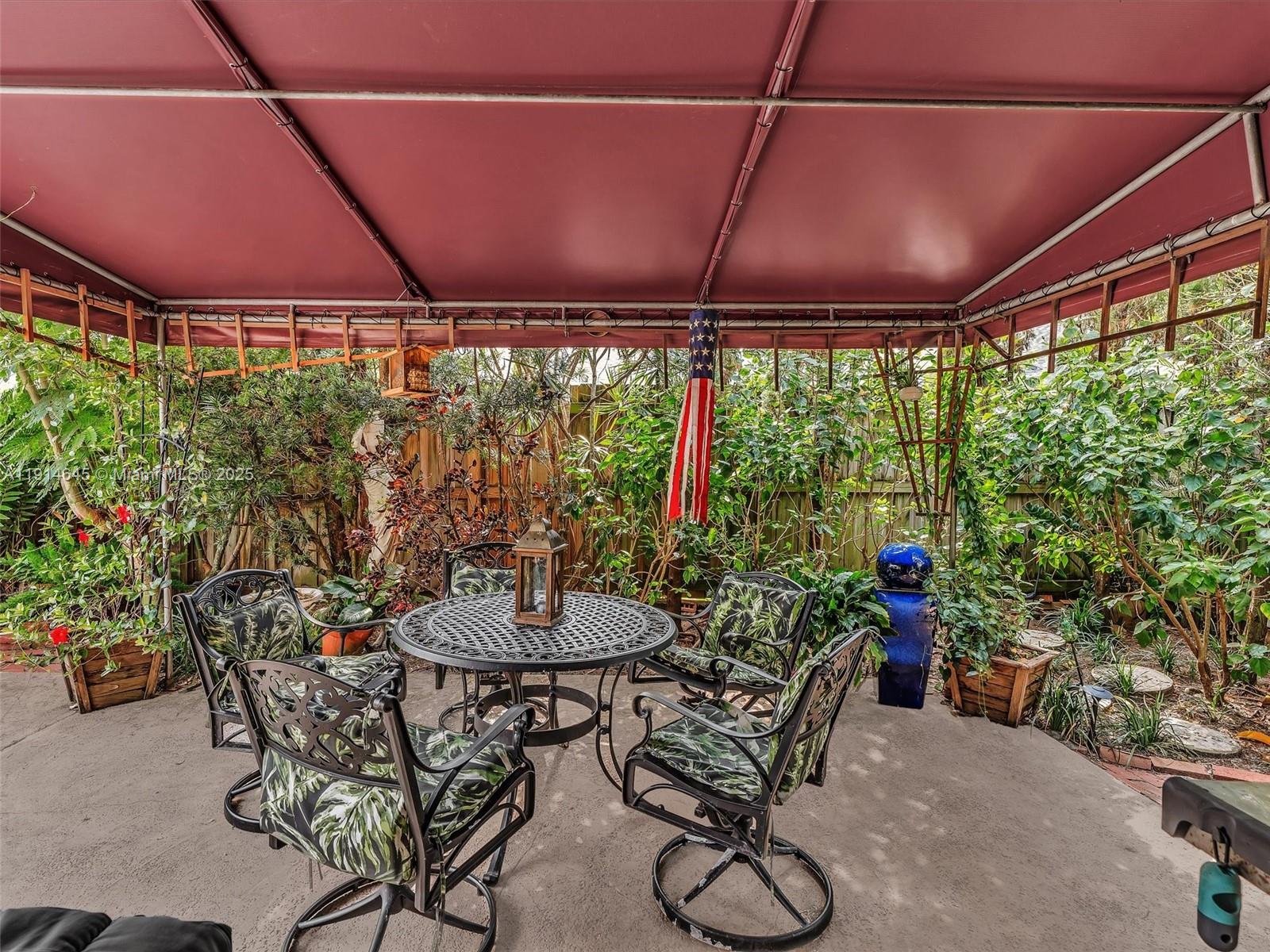 BOULEVARD WOODS NORTH - Residential