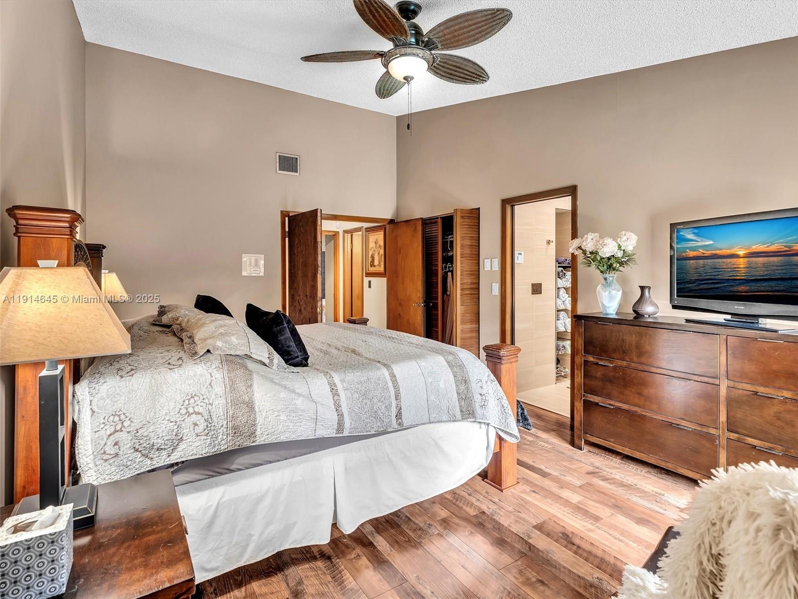 BOULEVARD WOODS NORTH - Residential