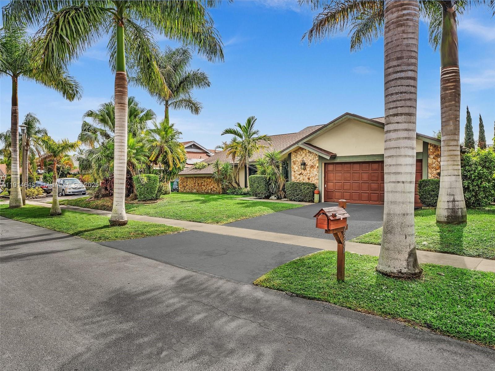 BOULEVARD WOODS NORTH - Residential