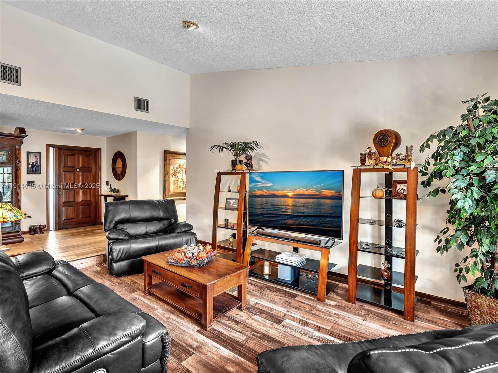 BOULEVARD WOODS NORTH - Residential