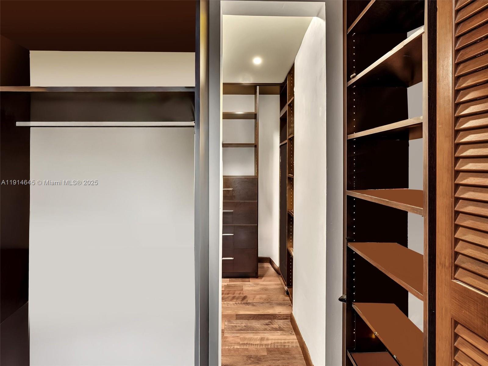 BOULEVARD WOODS NORTH - Residential