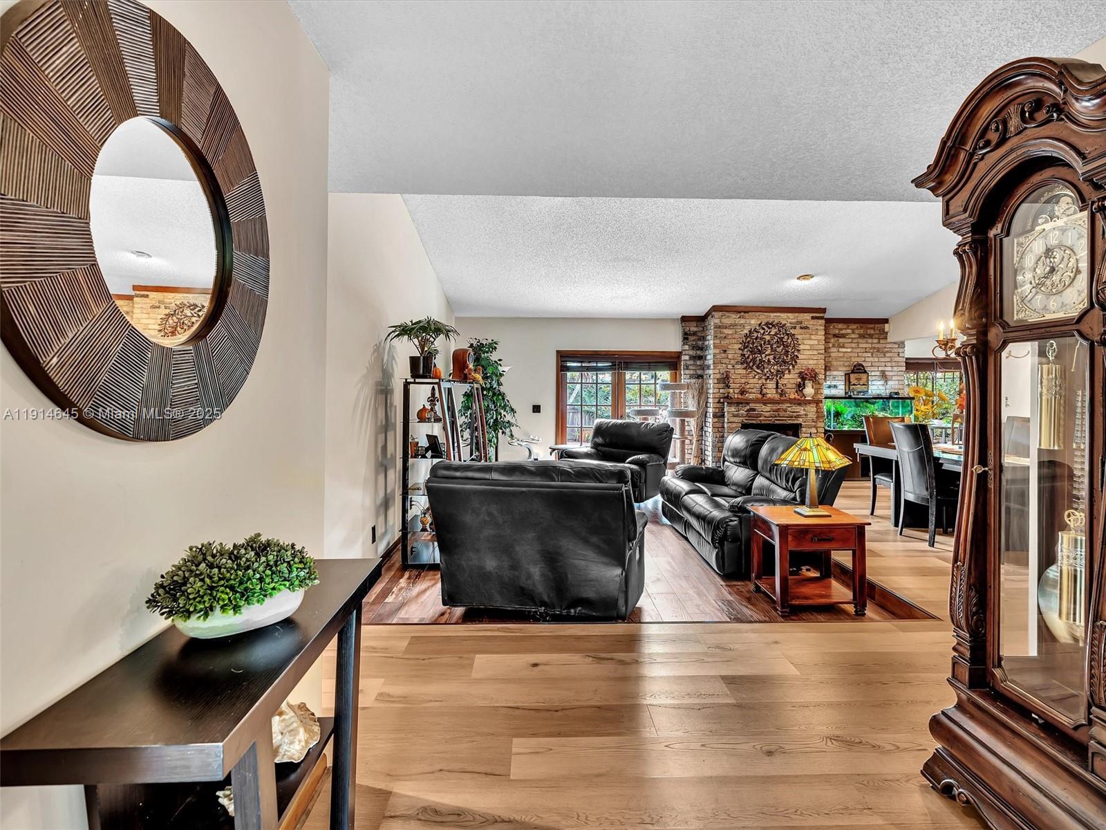 BOULEVARD WOODS NORTH - Residential