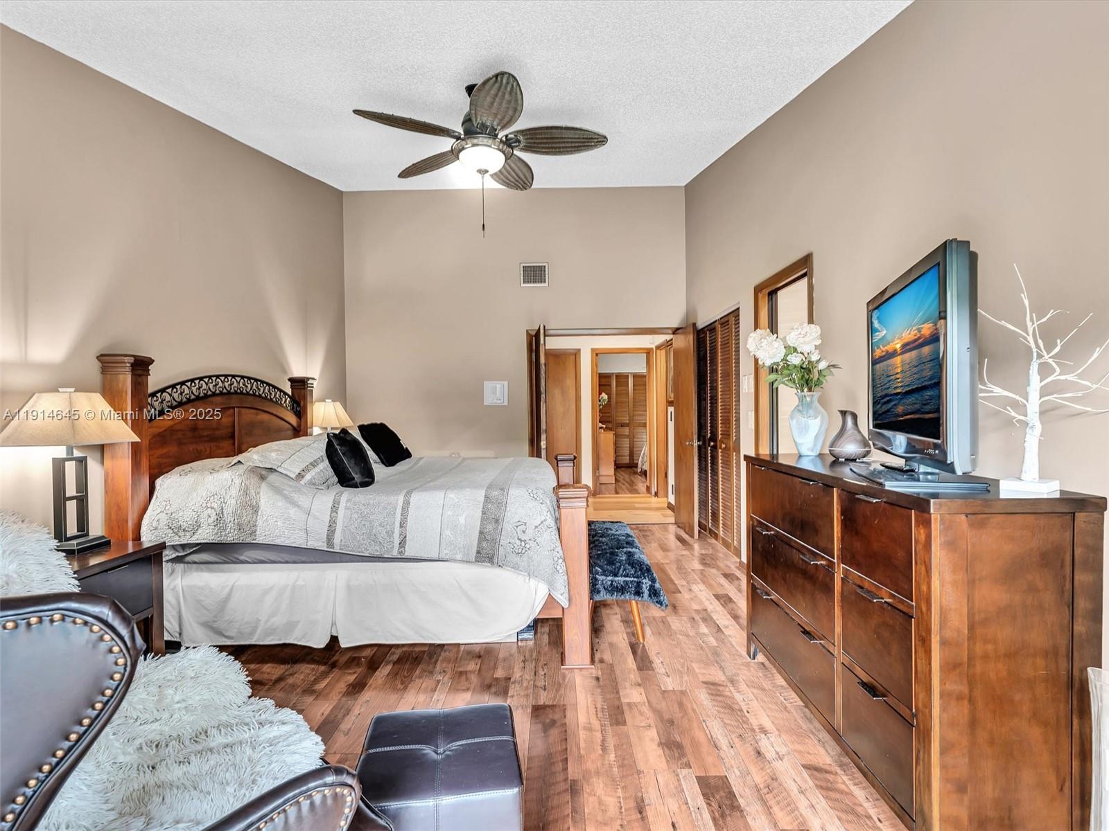 BOULEVARD WOODS NORTH - Residential