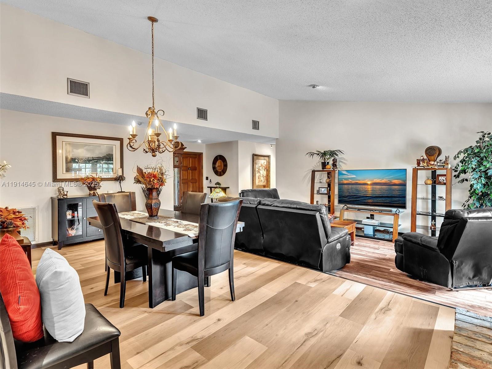 BOULEVARD WOODS NORTH - Residential