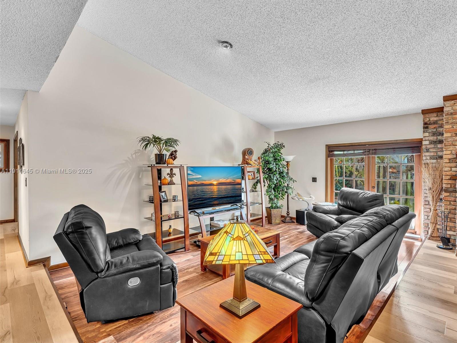 BOULEVARD WOODS NORTH - Residential