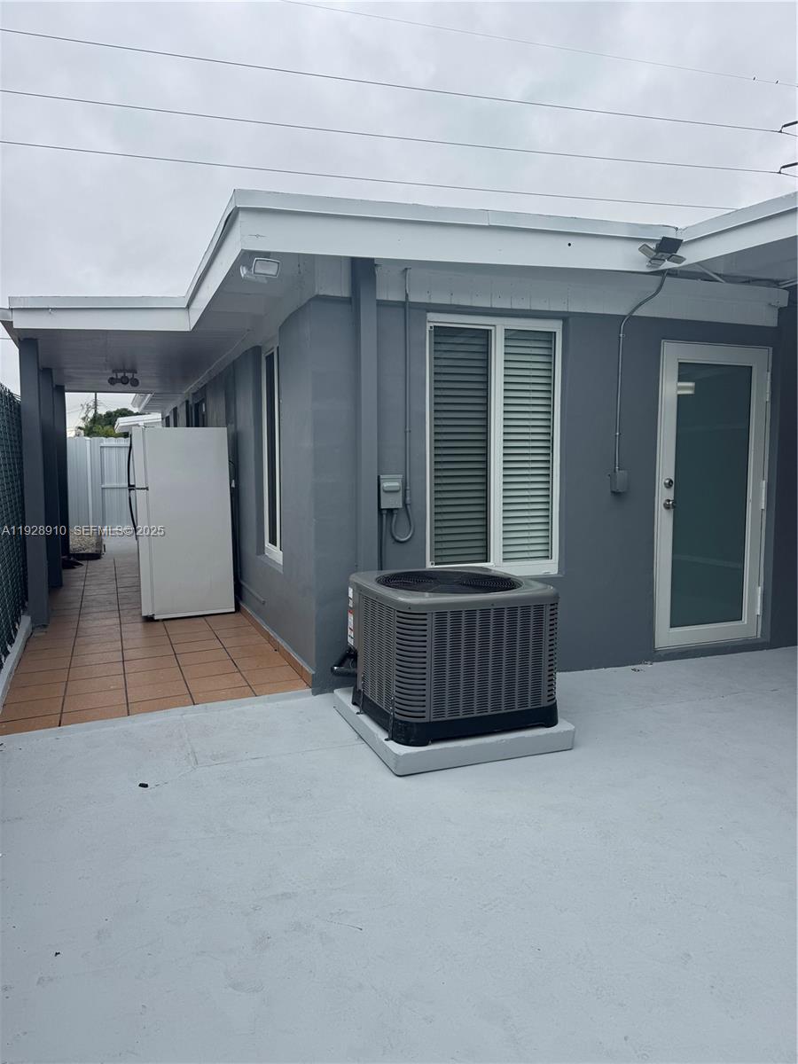 ESSEX VILLAGE-THIRD ADDIT - Residential Lease