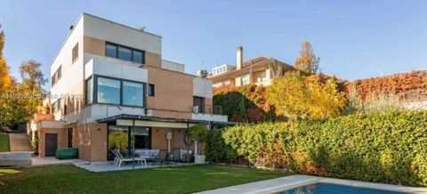 1 Diplomáticos Aravaca Madrid  28023