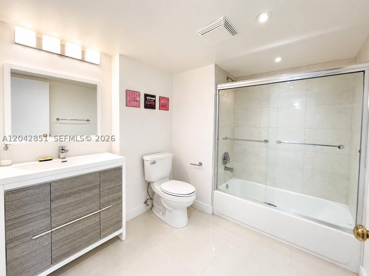 555 NE 15th St 403