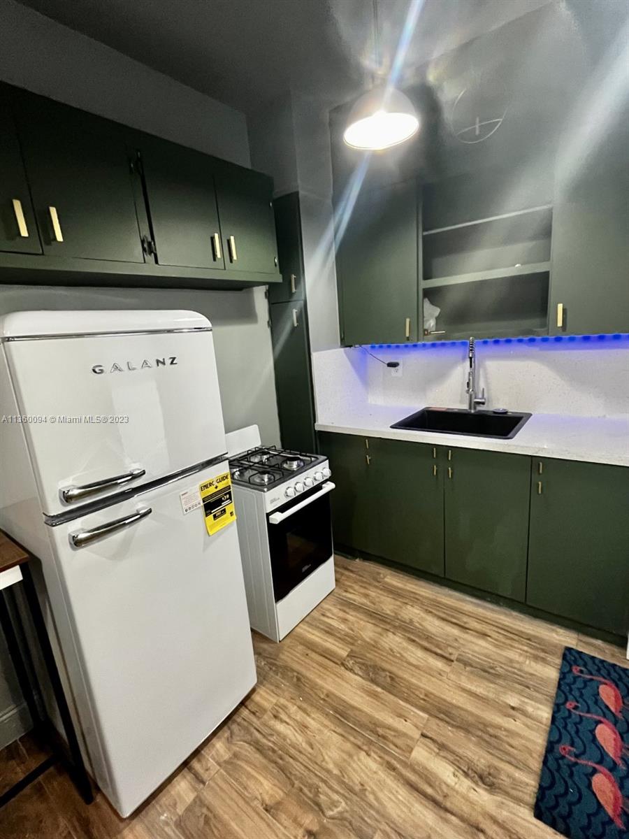 SUNDIAL CONDO - Residential Lease