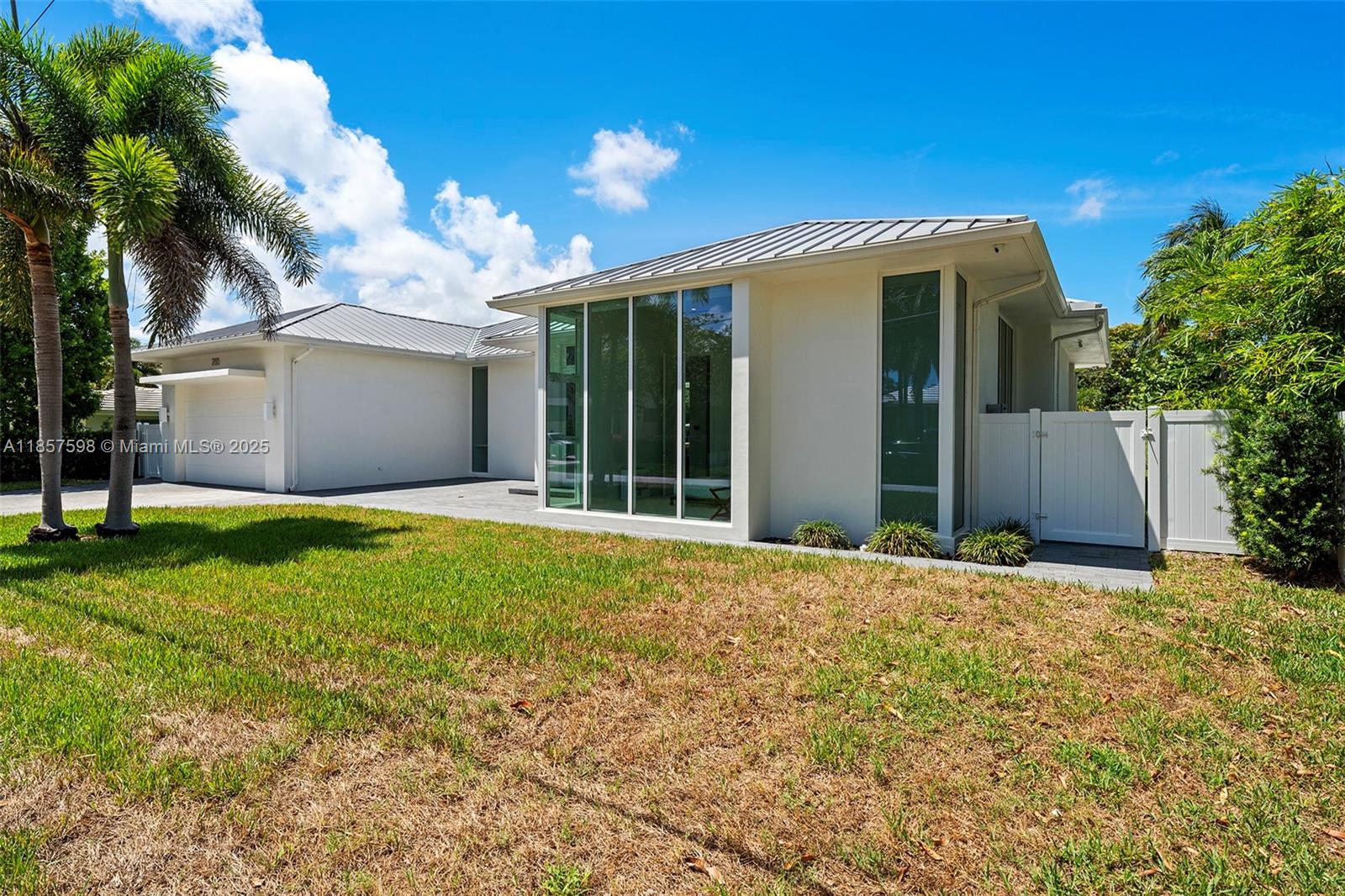 2815 NE 26th Pl
