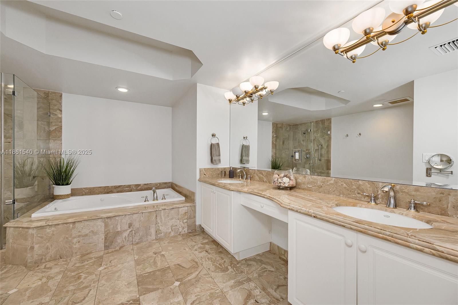 SOLIMAR CONDO - Residential