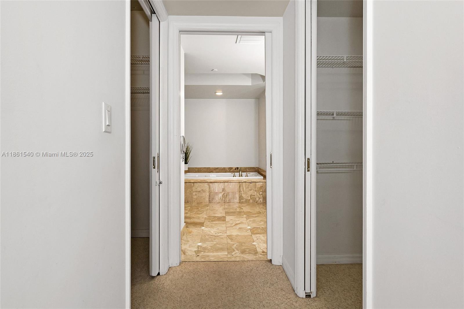 SOLIMAR CONDO - Residential