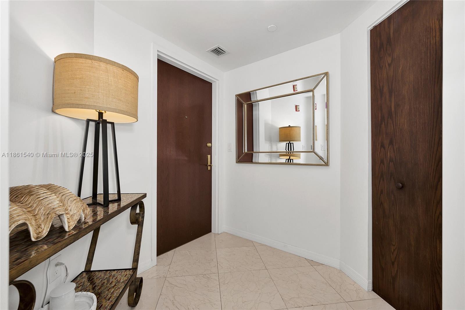 SOLIMAR CONDO - Residential