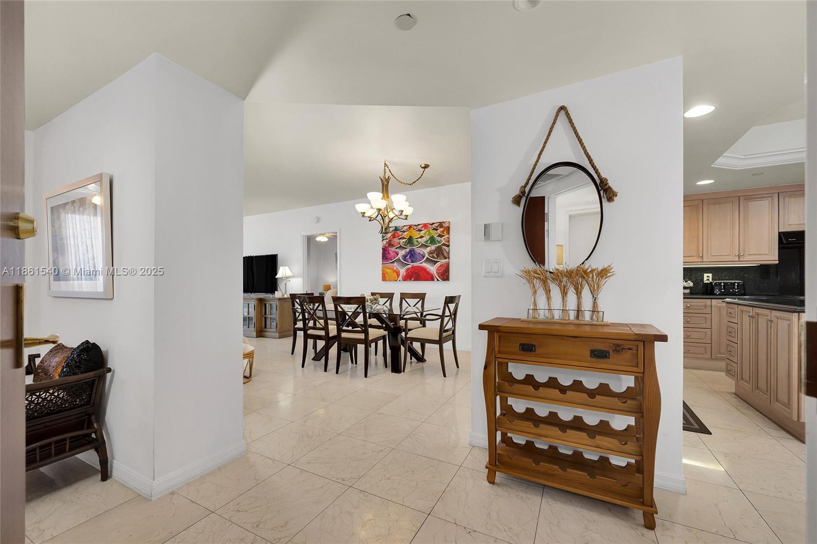 SOLIMAR CONDO - Residential