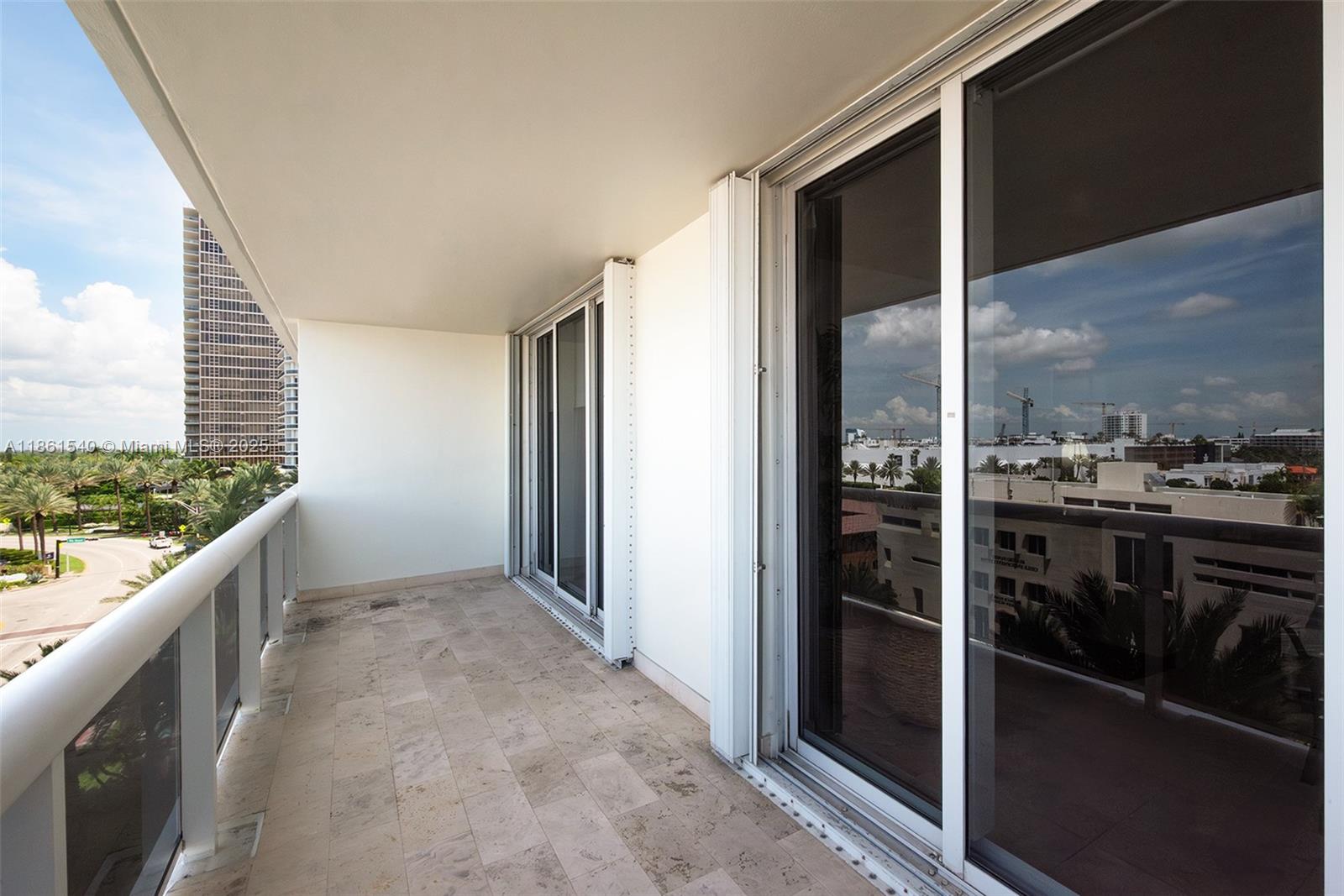 SOLIMAR CONDO - Residential