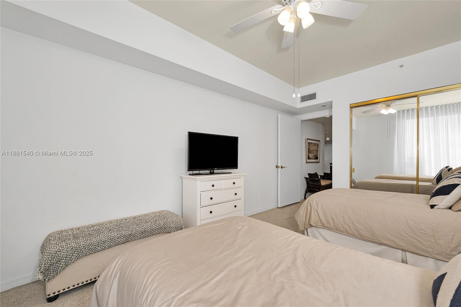 SOLIMAR CONDO - Residential
