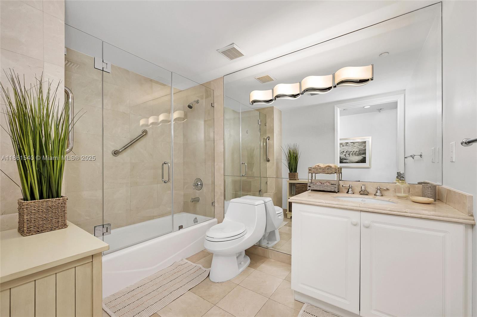 SOLIMAR CONDO - Residential