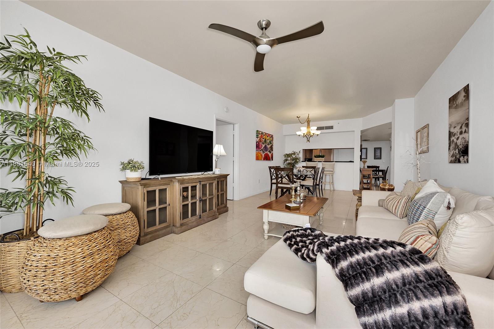 SOLIMAR CONDO - Residential