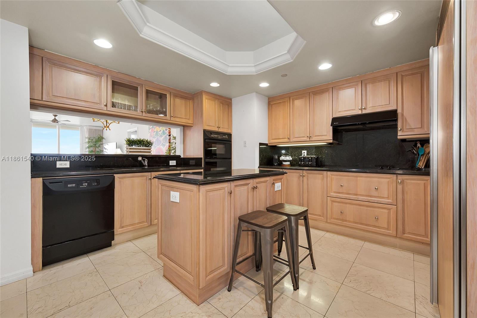 SOLIMAR CONDO - Residential