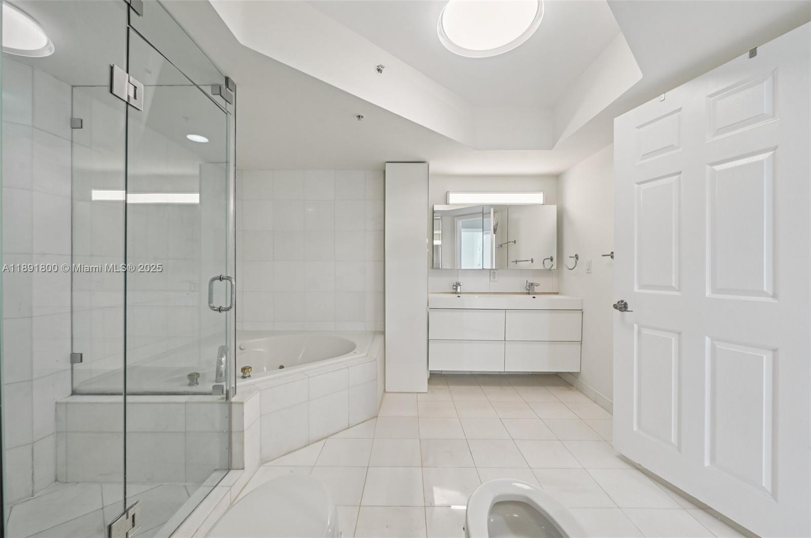 LA GORCE PALACE CONDO - Residential