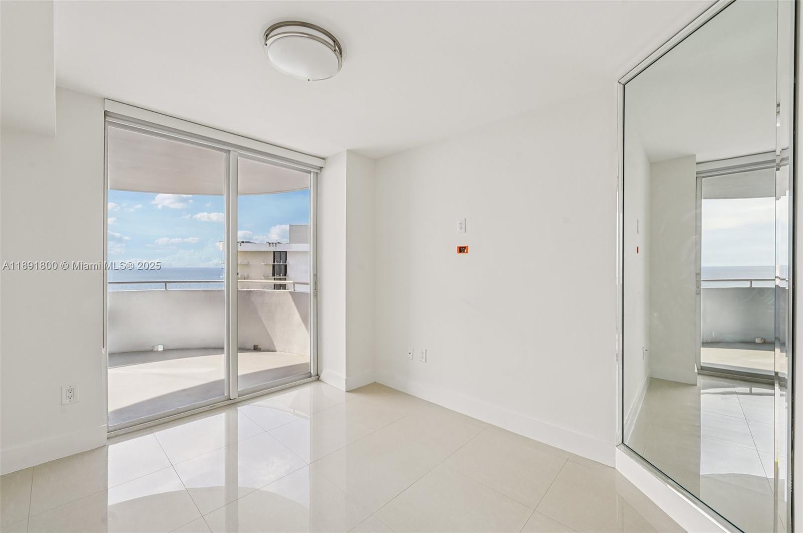 LA GORCE PALACE CONDO - Residential