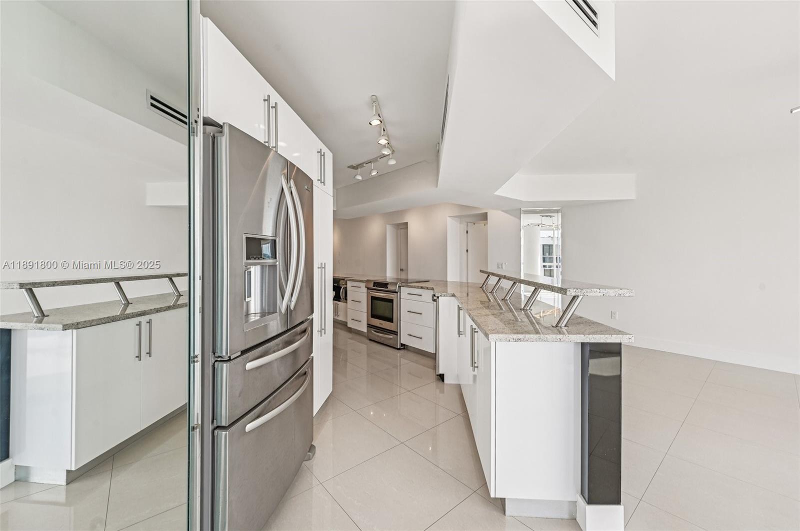 LA GORCE PALACE CONDO - Residential