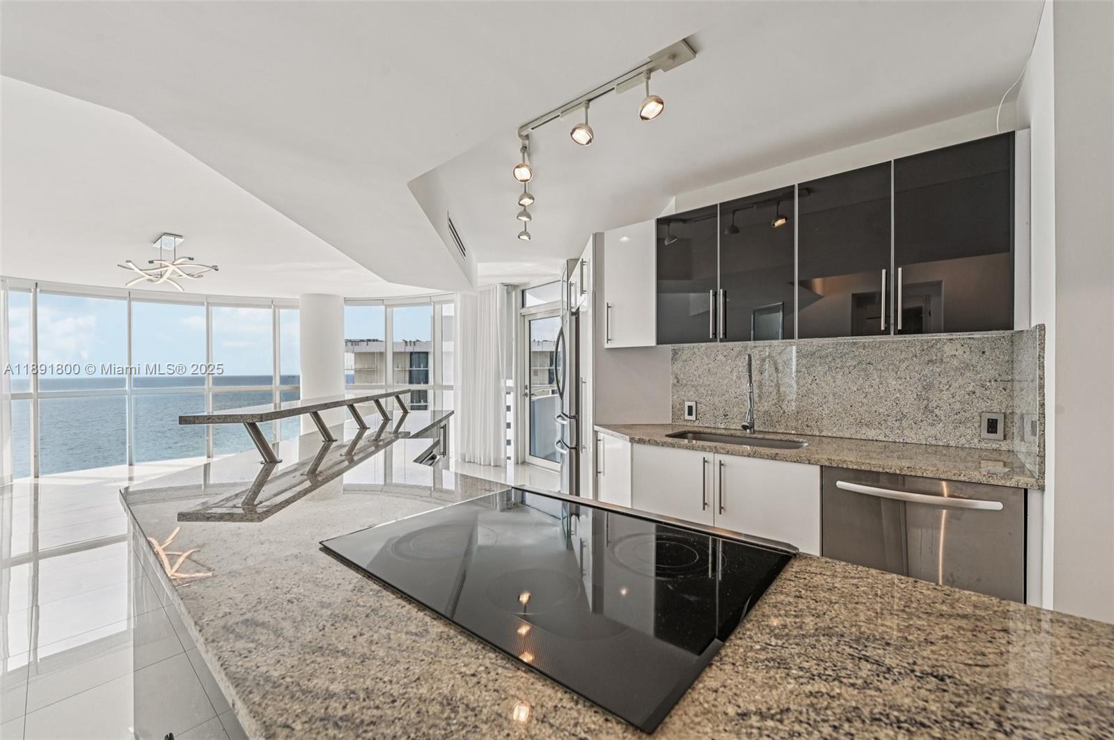 LA GORCE PALACE CONDO - Residential