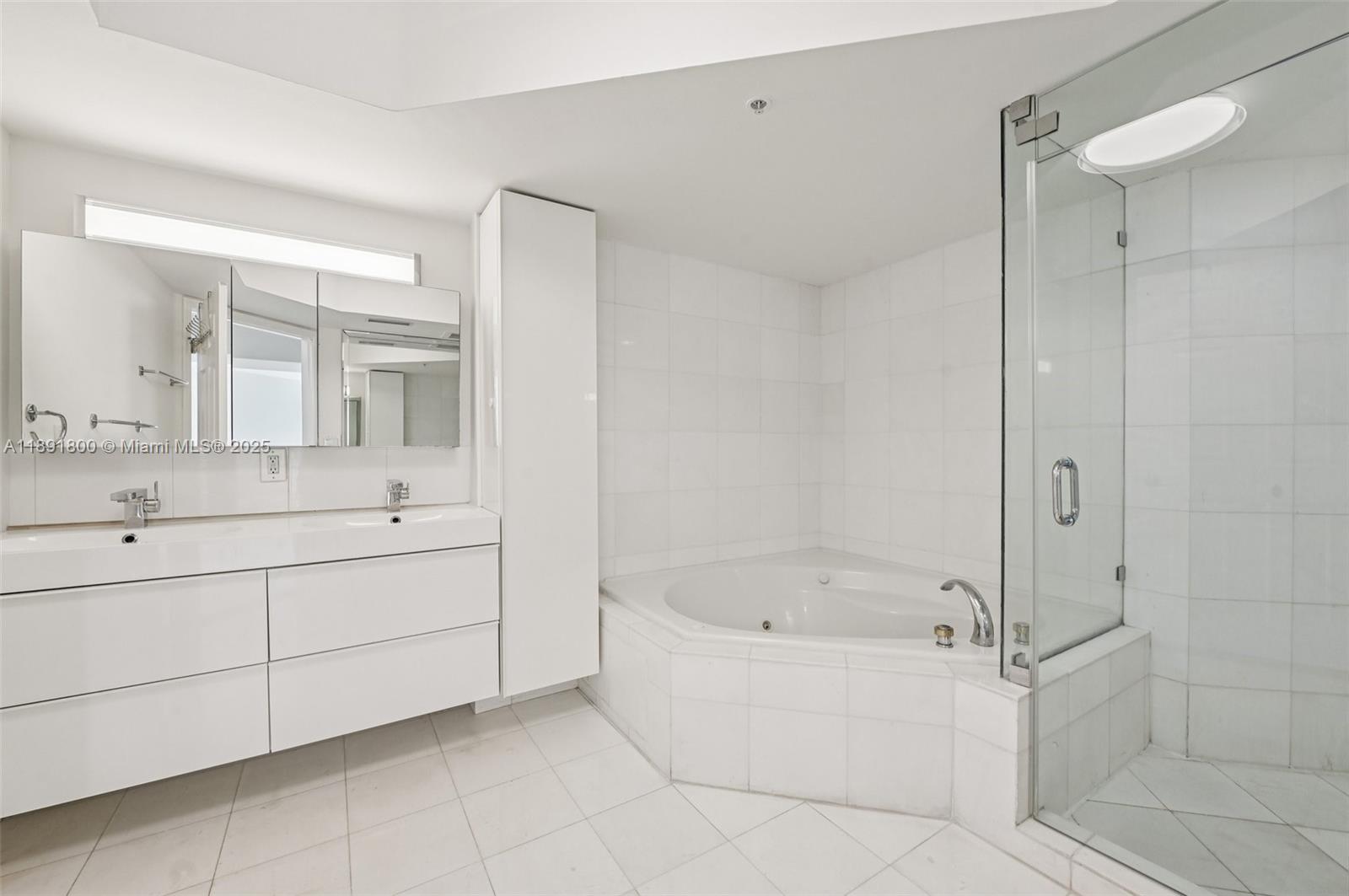 LA GORCE PALACE CONDO - Residential