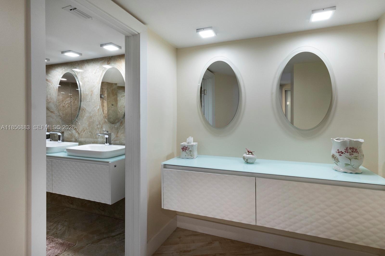 FIFTY SIX-SIXTY COLLINS A - Residential