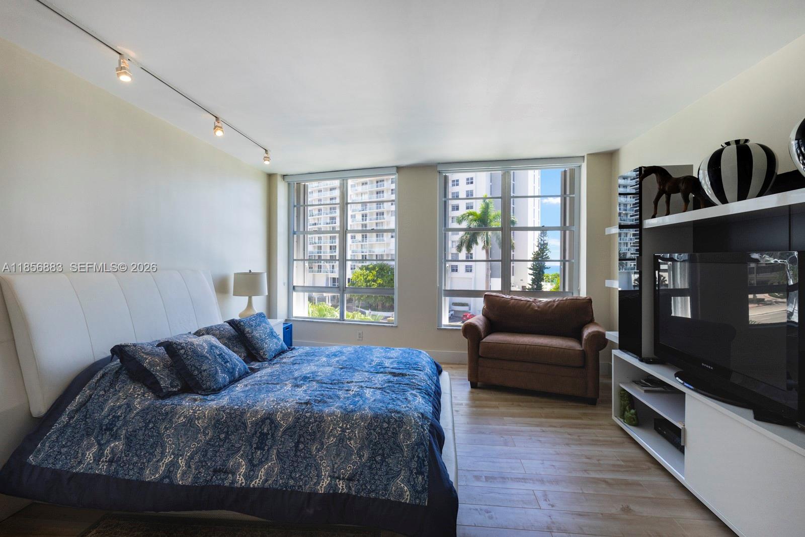 FIFTY SIX-SIXTY COLLINS A - Residential