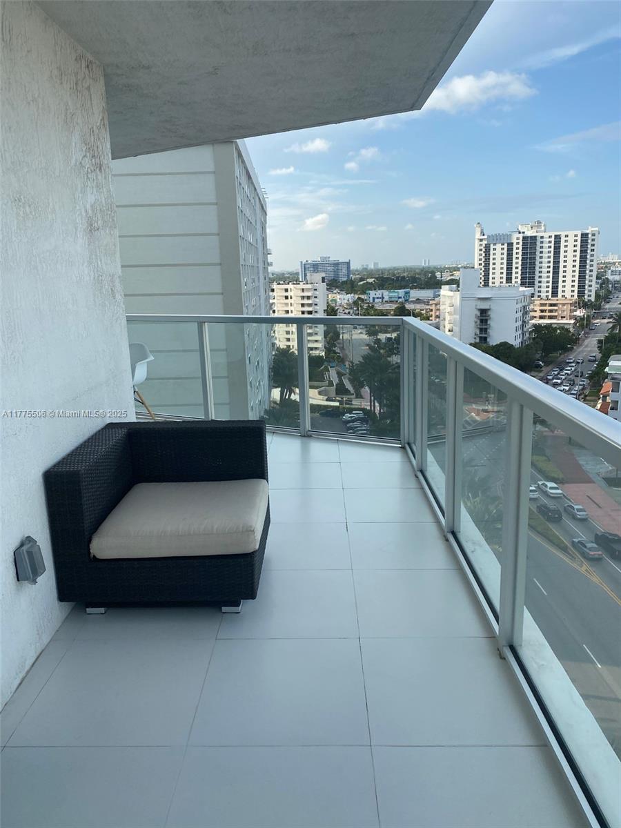 EDEN HOUSE CONDO - Residential