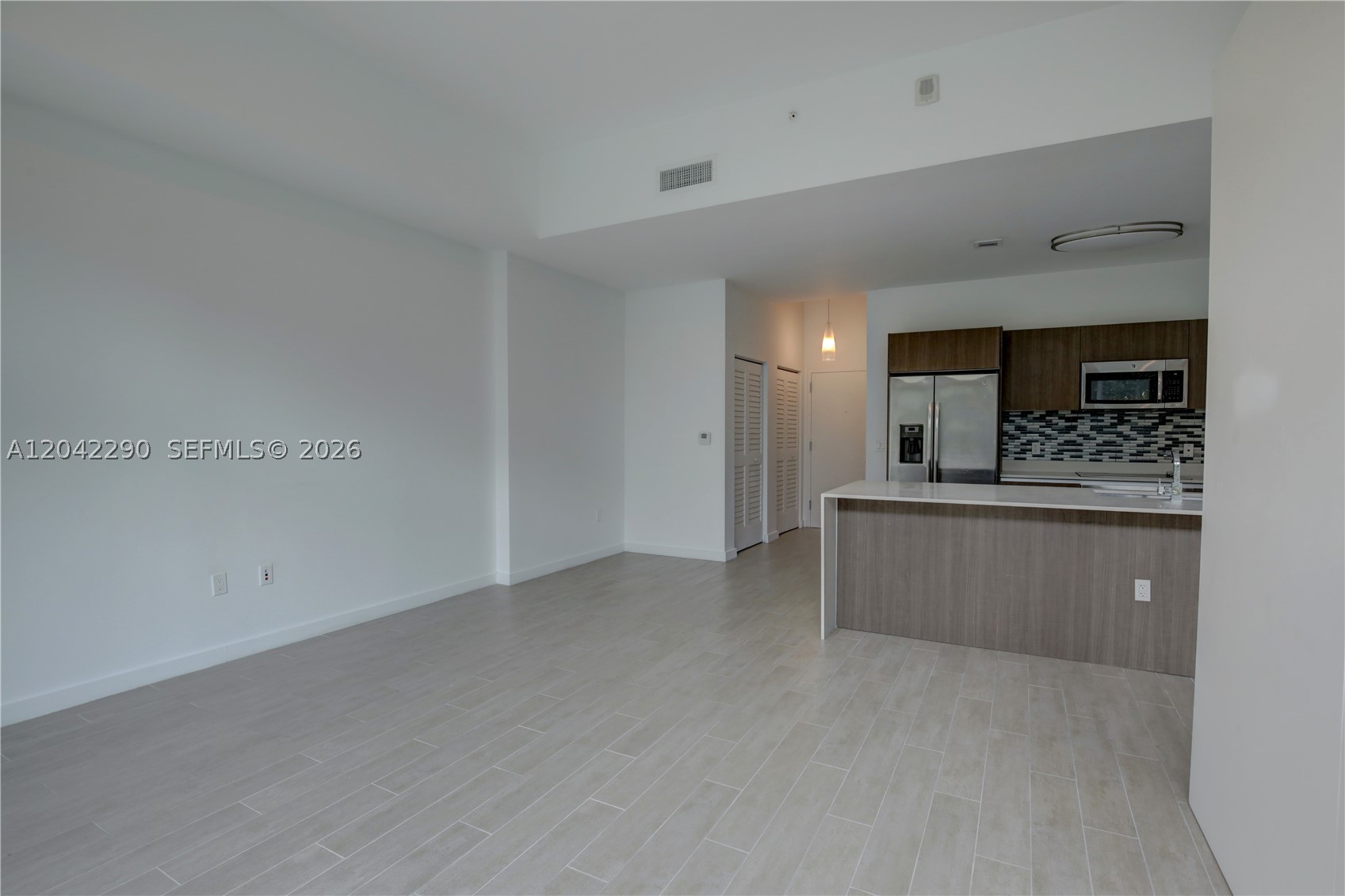 1600 SW 1st Ave TH-09