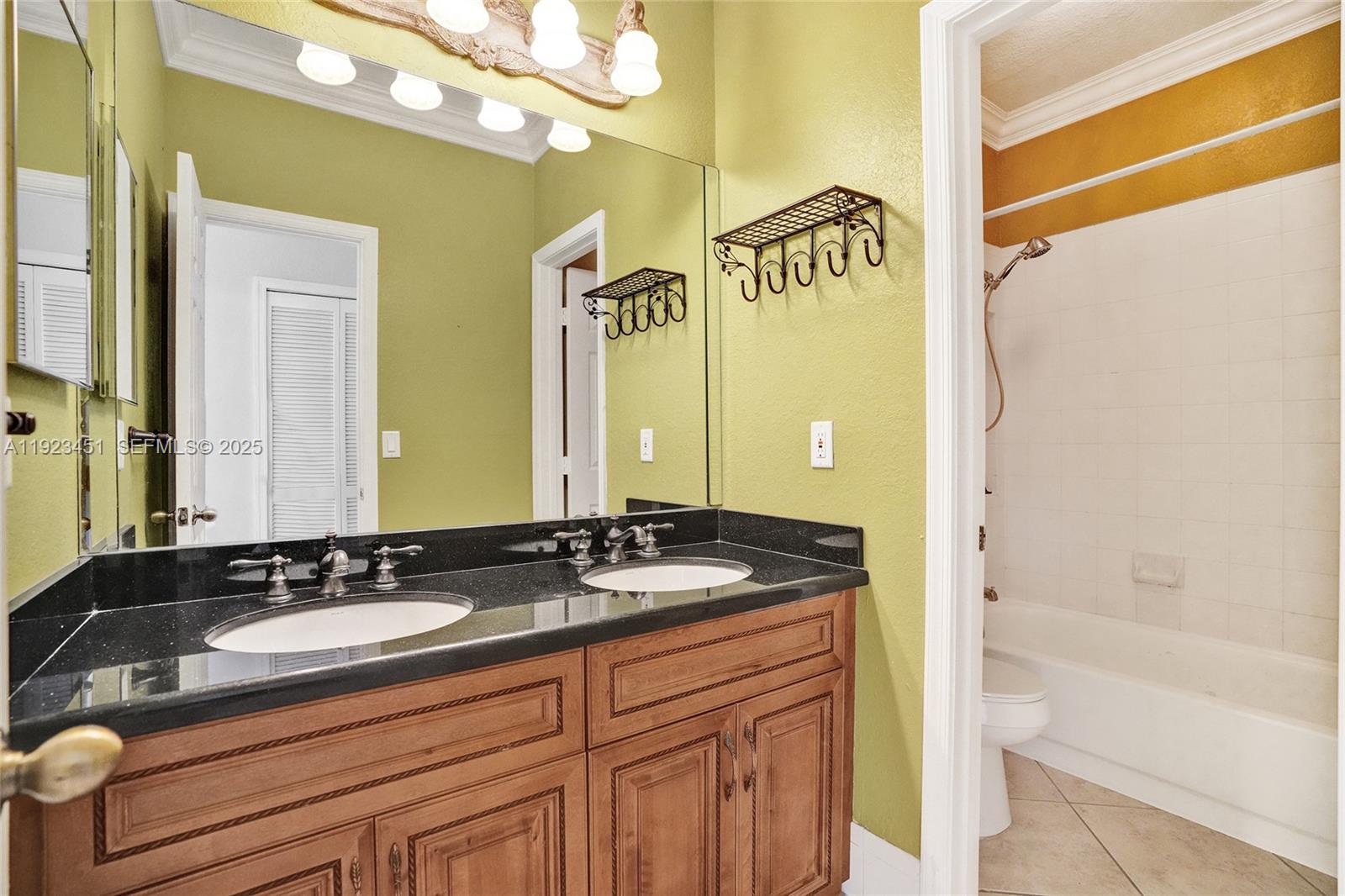 TWIN ACRES - Residential Lease