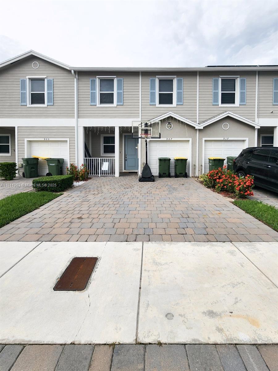 3 Bedroom, 2.5 Bathrooms, 1 Car Garage Townhome in a nice community.