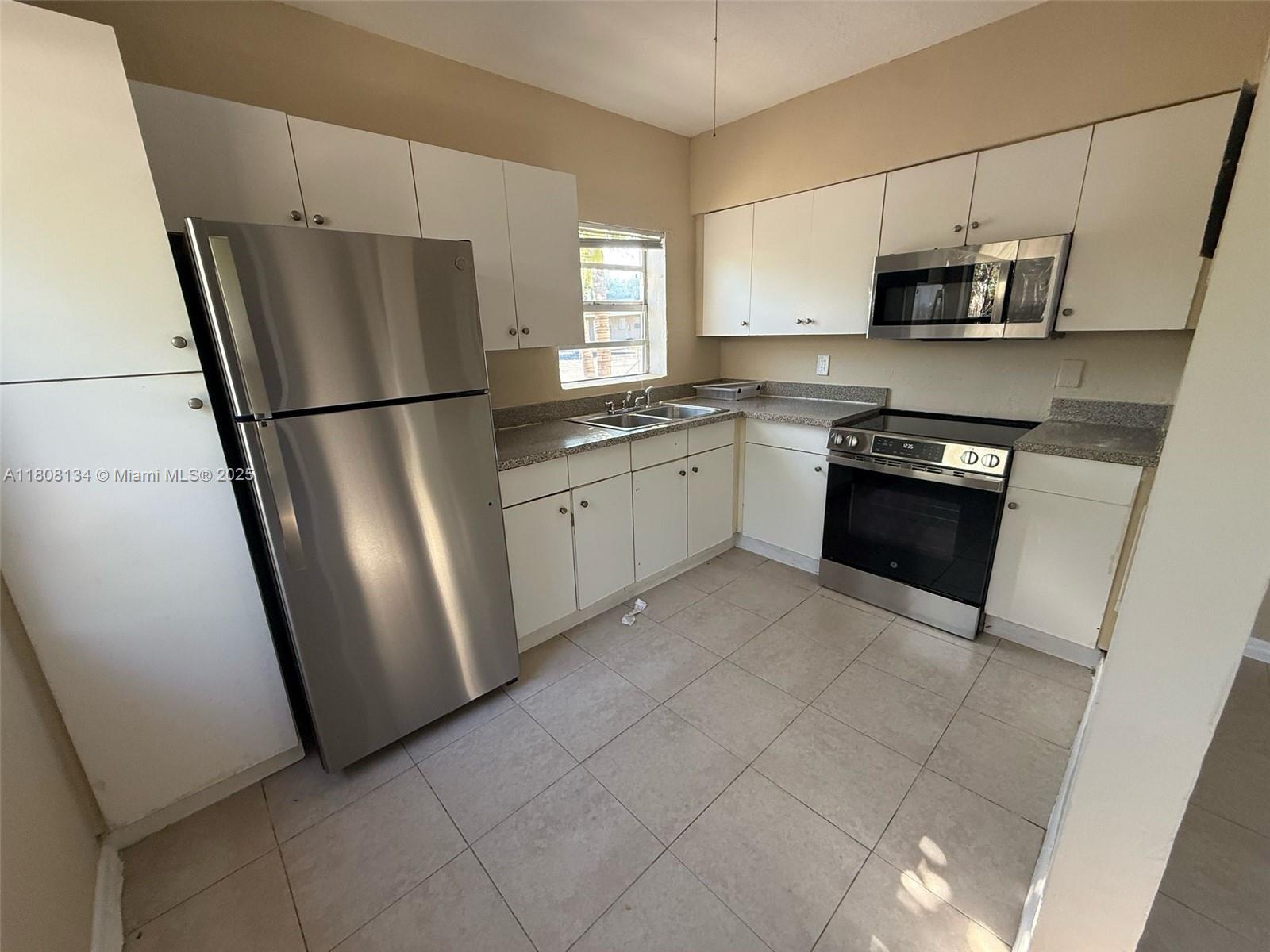 1025 NW 3rd Ave
