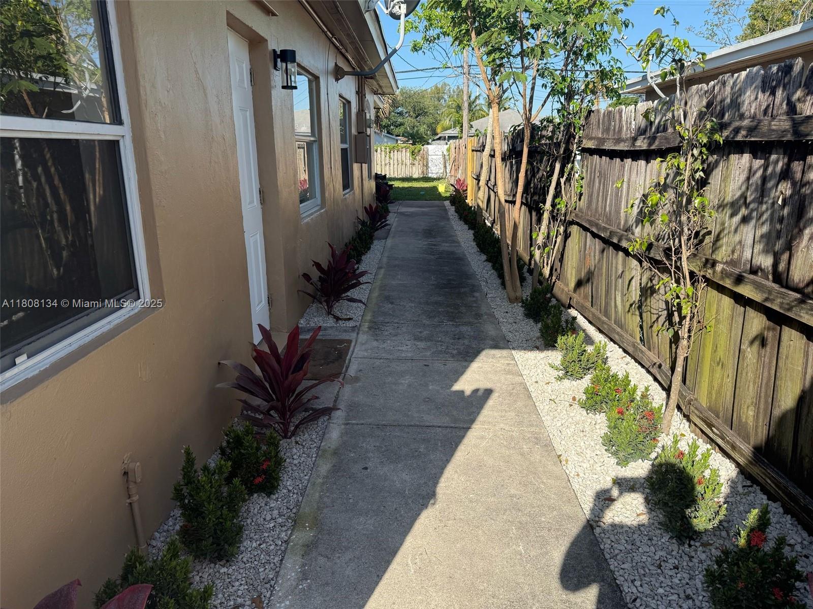 1025 NW 3rd Ave