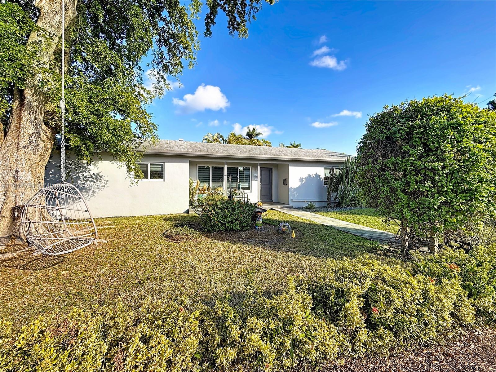 HOLLYWOOD COUNTRY CLUB ES - Residential