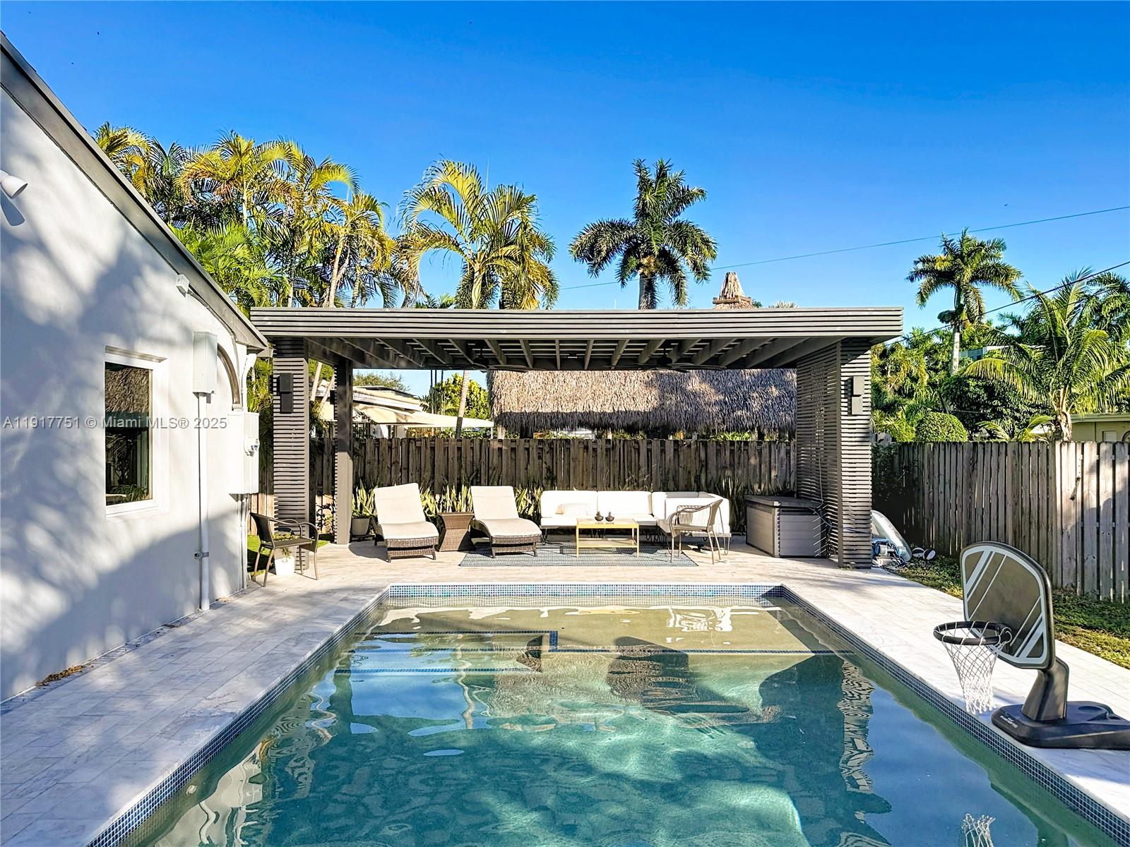 HOLLYWOOD COUNTRY CLUB ES - Residential