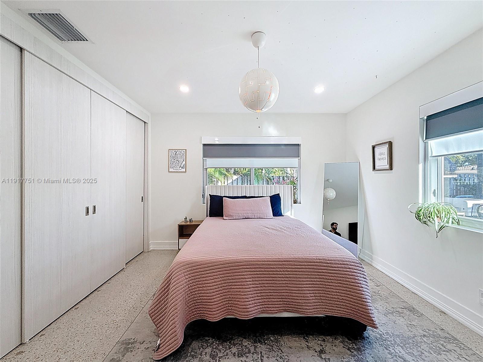 HOLLYWOOD COUNTRY CLUB ES - Residential