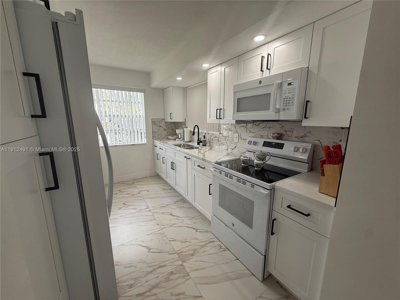 KEYS GATE CONDO NO SEVEN - Residential