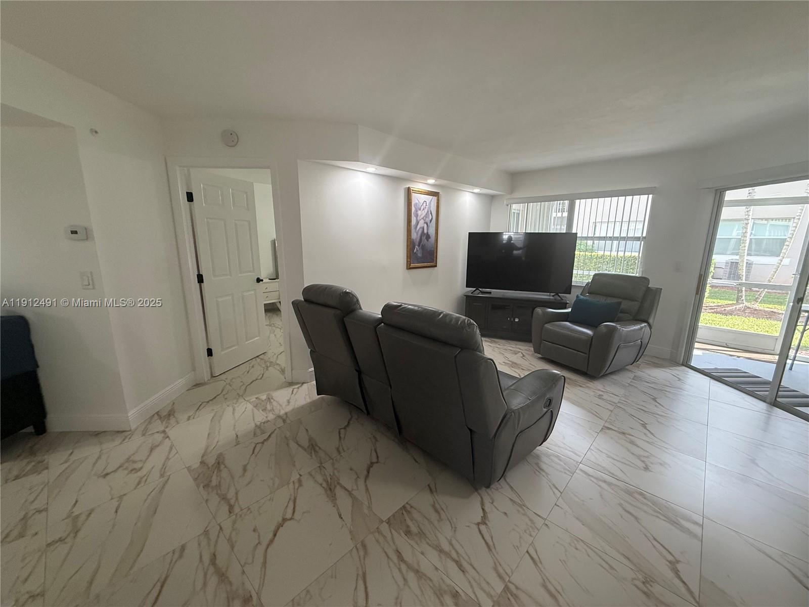 KEYS GATE CONDO NO SEVEN - Residential