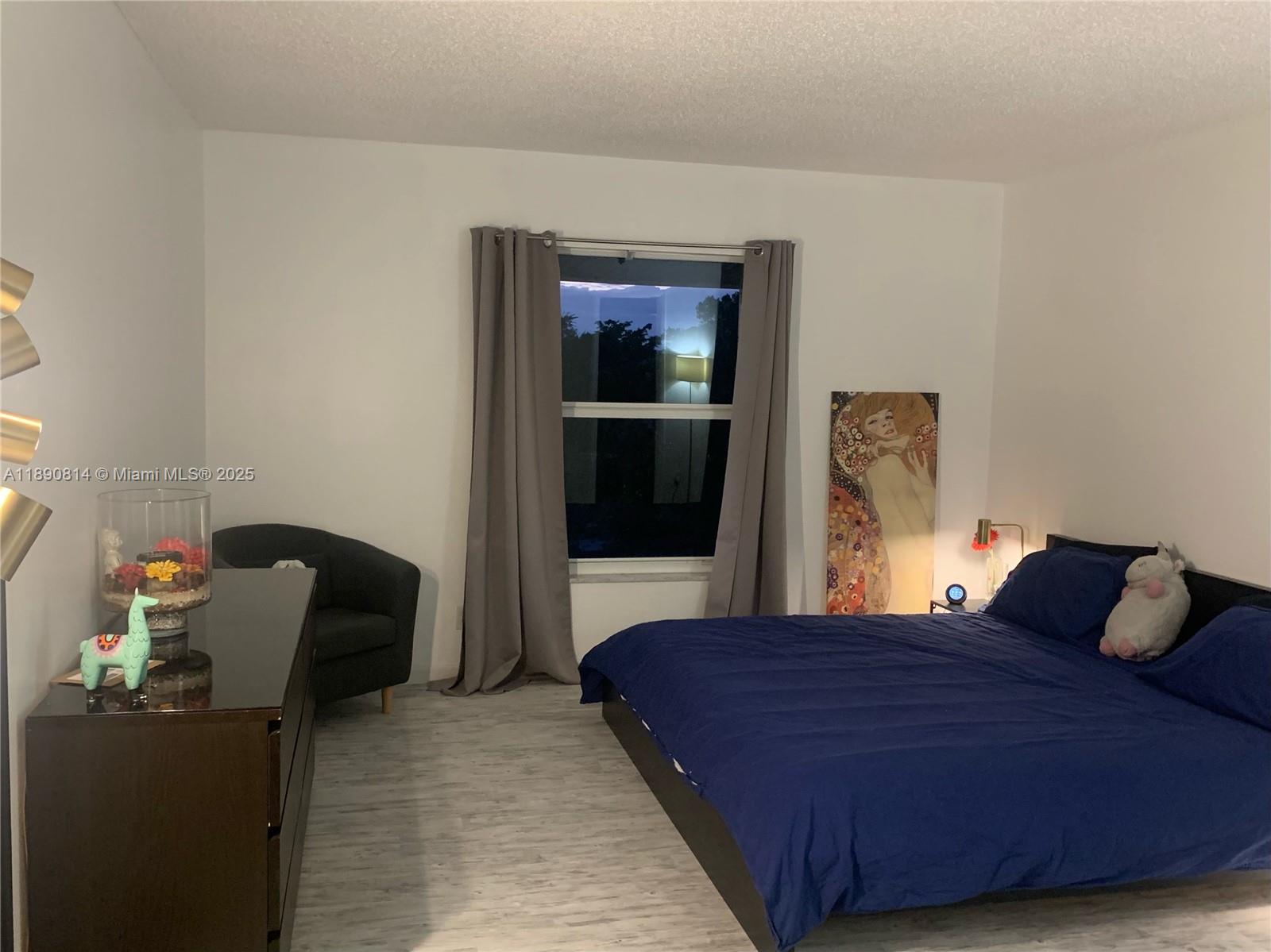 NEWPORT CONDO - Residential