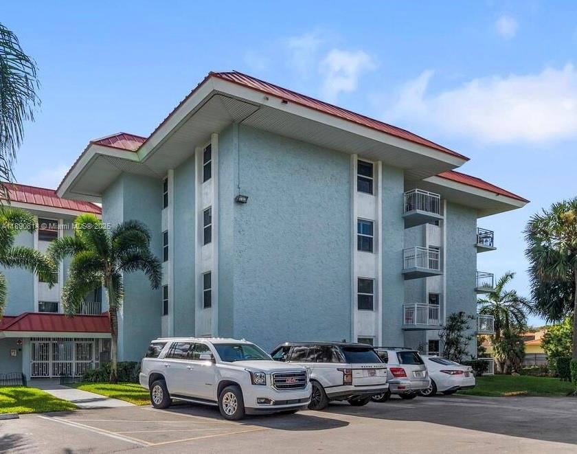 NEWPORT CONDO - Residential