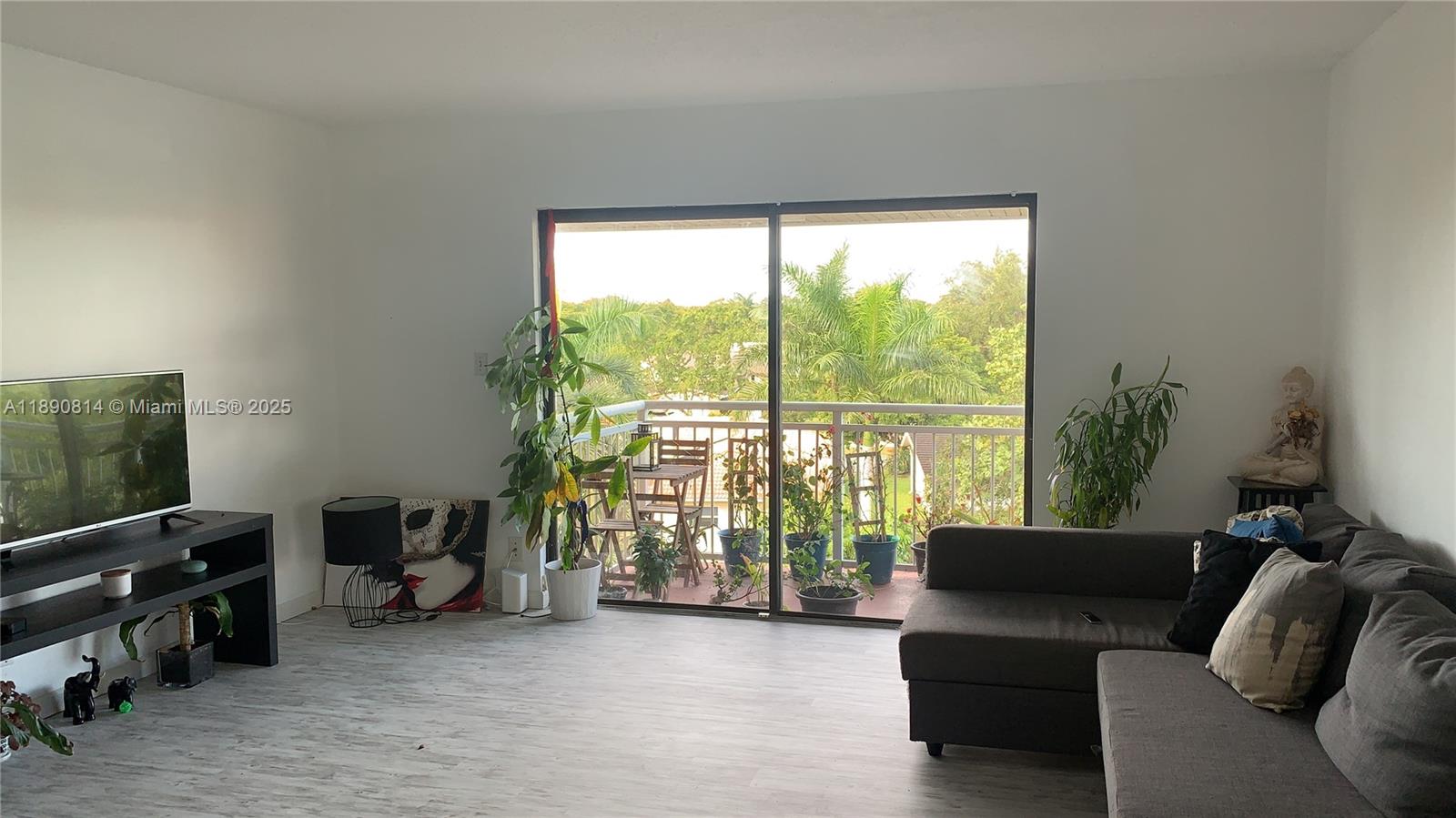 NEWPORT CONDO - Residential