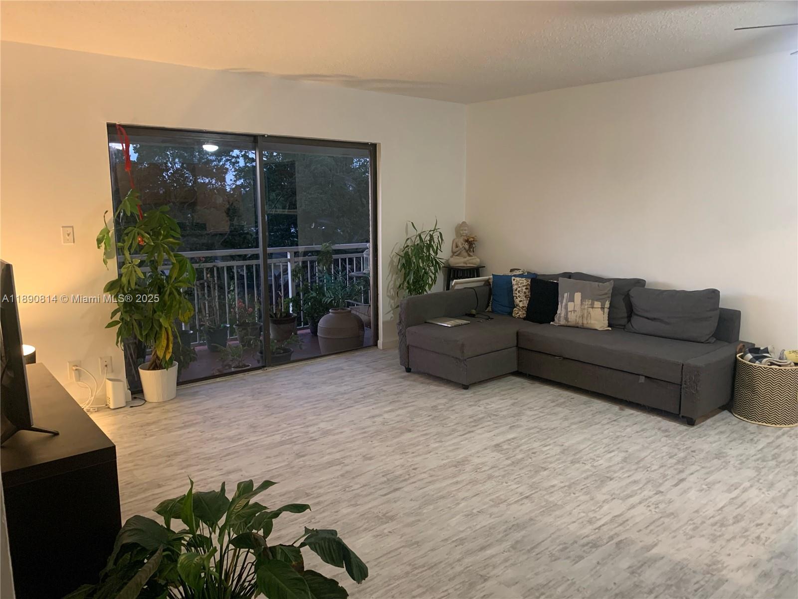 NEWPORT CONDO - Residential